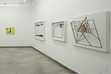 02__Raum_Ausstellung_Galerie_artmark_Homme_Solitaire_Ingo_Nussbaumer_mit_Janos_Megyik